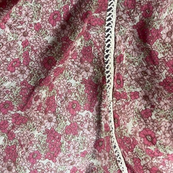 Urban Outfitters Women's Floral Blouse Mesh Sleeve Top Pleated Pink Rose Small - Picture 7 of 13